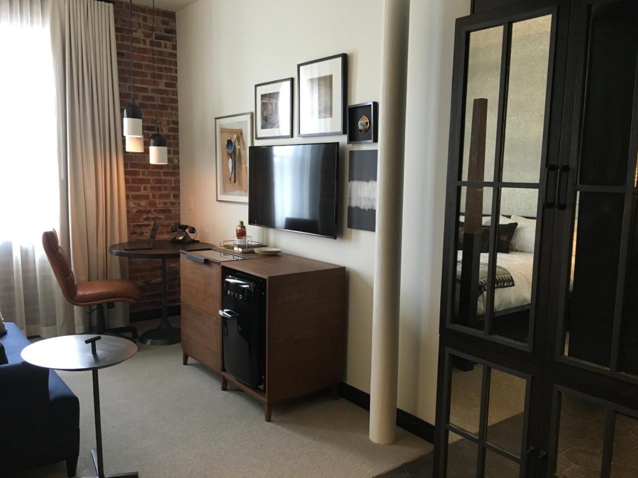 Crossroads Hotel كانزاس سيتي المظهر الخارجي الصورة